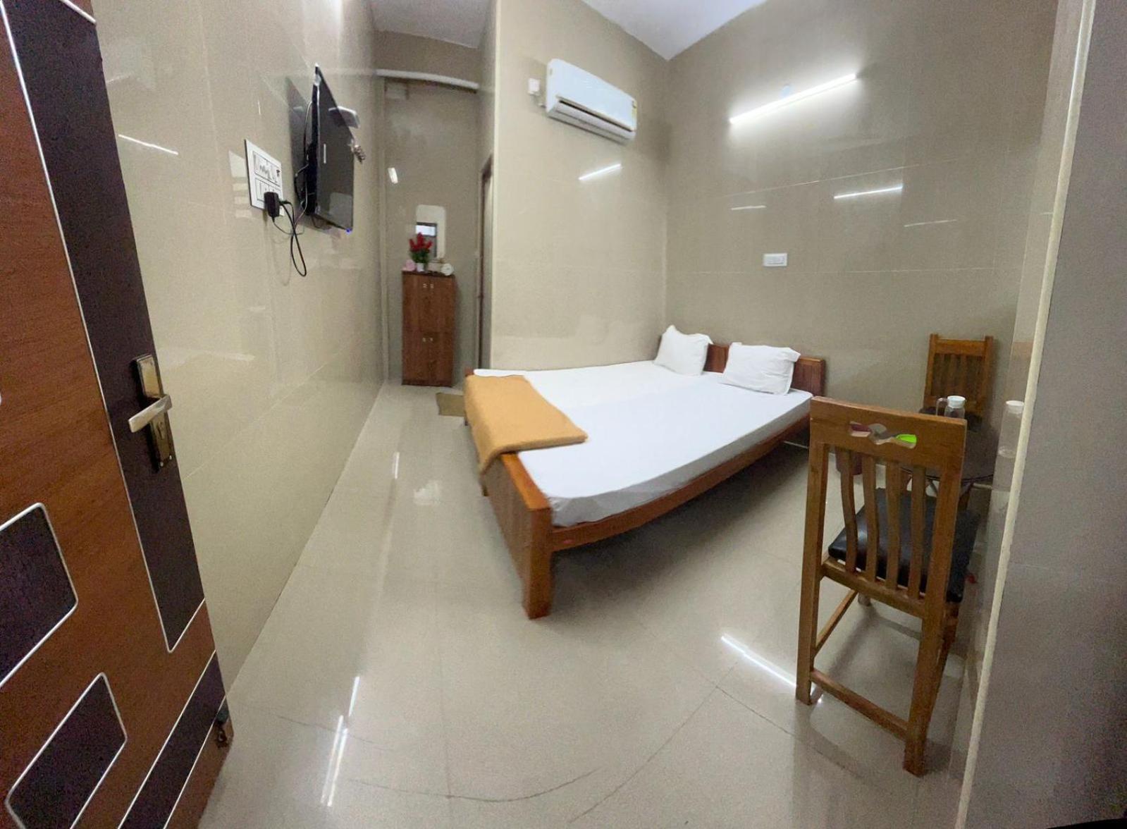Mahilagam & Guest house *